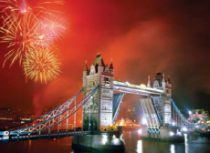 런던 타워 브릿지의 불꽃축제